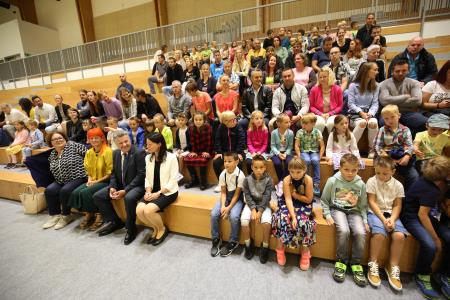 PRVOŠOLČKI RAKEK 02 FOTO LJUBO VUKELIČ